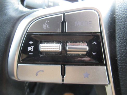 Used 2024 Kia Telluride LX image 20