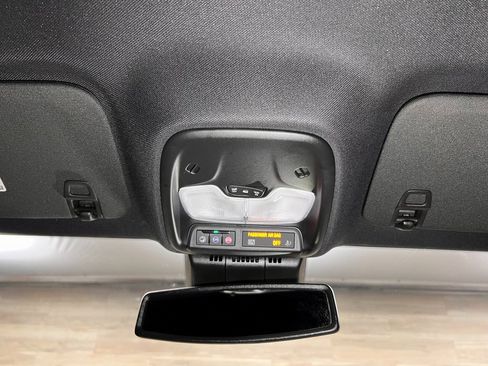 Used 2025 Chevrolet Colorado Z71 w/ Technology Package image 18