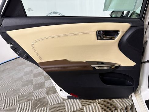 Used 2014 Toyota Avalon Limited image 23