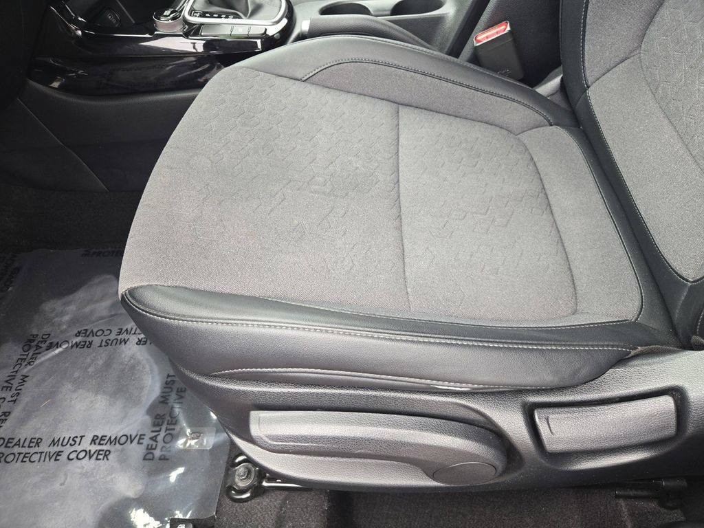 Used 2024 Kia Seltos S FWD image 16