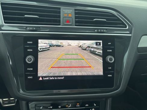 Certified 2024 Volkswagen Tiguan SE R-Line AWD/4WD image 3
