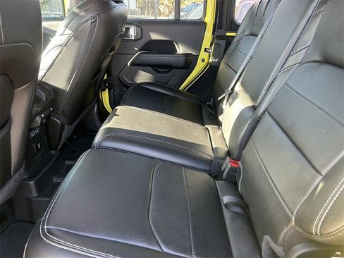 Used 2022 Jeep Wrangler Unlimited Sahara image 18