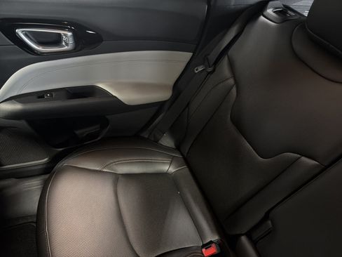 Used 2023 Jeep Compass Limited w/ Elite Group AWD/4WD image 16