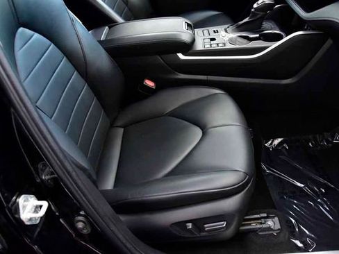 Certified 2023 Toyota Highlander XLE image 14