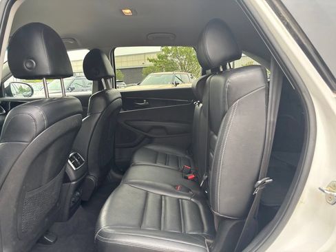 Used 2019 Kia Sorento EX AWD/4WD image 12