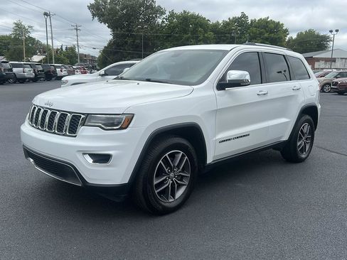 Used 2018 Jeep Grand Cherokee Limited w/ Luxury Group II RWD image 3