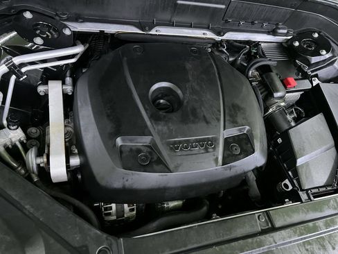 Used 2016 Volvo XC90 T6 Momentum w/ Momentum Plus Package AWD/4WD image 19