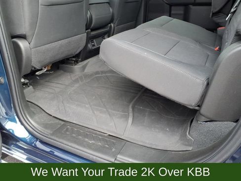 Used 2022 Chevrolet Silverado 2500 Custom w/ Custom Convenience Package image 11