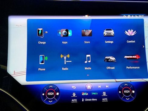 Used 2024 Mercedes-Benz EQE AMG 4MATIC SUV w/ AMG Dynamic Plus Package image 18