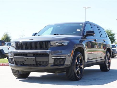 Used 2024 Jeep Grand Cherokee L Limited w/ Black Appearance Package image 3