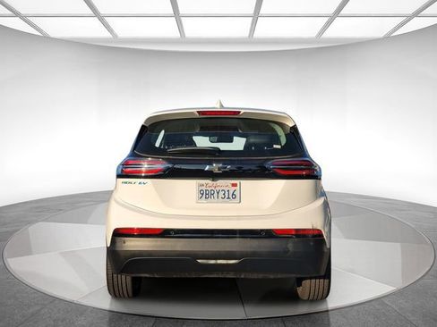 Used 2022 Chevrolet Bolt LT w/ Infotainment Package image 6