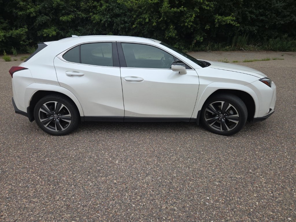 Used 2024 Lexus UX 250h AWD w/ Premium Package image 25