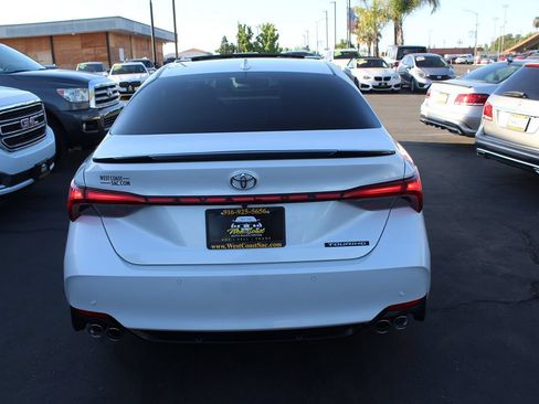 Used 2019 Toyota Avalon Touring w/ Advanced Safety Package FWD image 6
