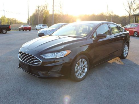 Used 2019 Ford Fusion SE image 8