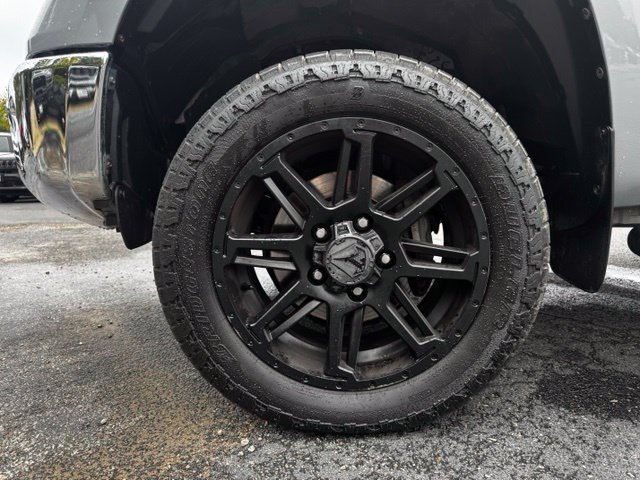 Used 2019 Toyota Tundra SR5 w/ SR5 Upgrade Package AWD/4WD image 3