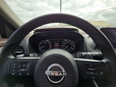 Used 2023 Nissan Rogue S image 25