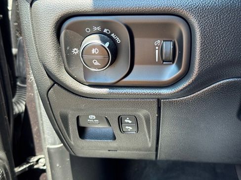 Used 2021 RAM 1500 Big Horn image 11