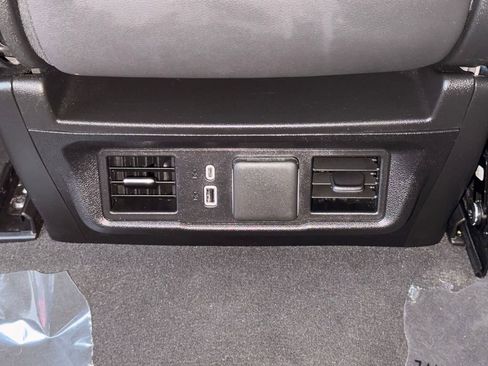 Used 2025 GMC Sierra 1500 SLT image 16