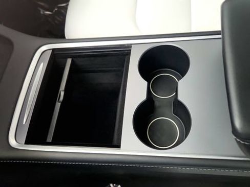 Used 2022 Tesla Model Y Long Range AWD/4WD image 72