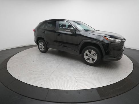 Used 2025 Toyota RAV4 XLE image 14