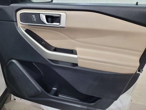 Used 2022 Ford Explorer XLT image 57