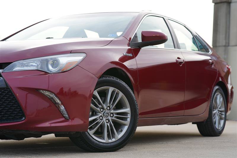 Used 2017 Toyota Camry SE w/ Moonroof Package FWD image 9
