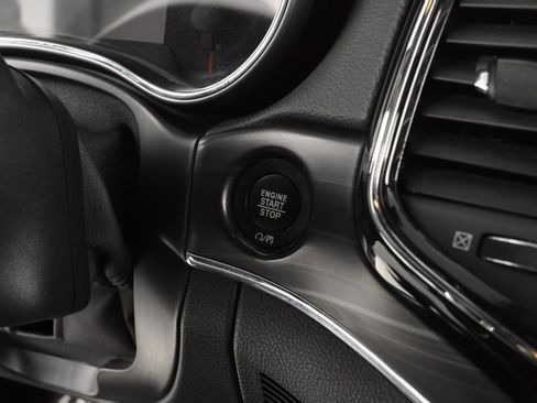 Used 2019 Jeep Grand Cherokee Limited w/ Luxury Group II image 36