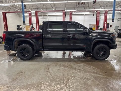 Used 2023 GMC Sierra 1500 AT4X image 8