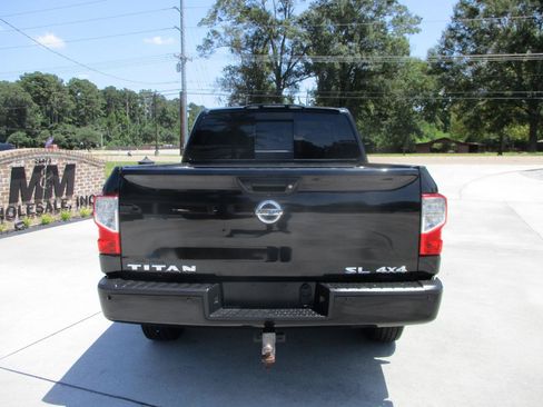 Used 2017 Nissan Titan SL w/ Off-Road Package AWD/4WD image 11