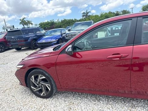 Certified 2025 Hyundai Elantra Sport FWD image 10