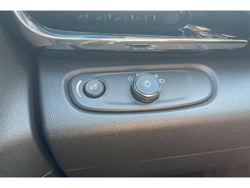 Used 2026 Buick Envista Sport Touring w/ Convenience I Package FWD image 39