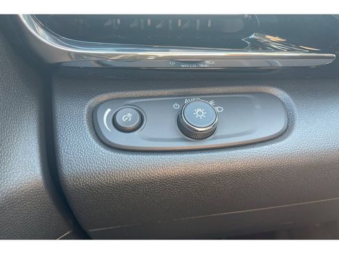 Used 2026 Buick Envista Sport Touring w/ Convenience I Package FWD image 39
