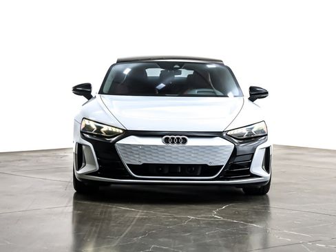 Used 2024 Audi e-tron GT Prestige w/ Prestige Package image 4