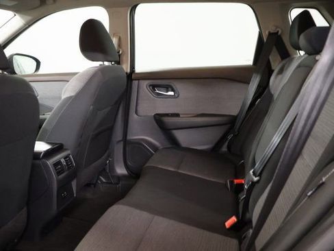 Used 2023 Nissan Rogue SV image 12