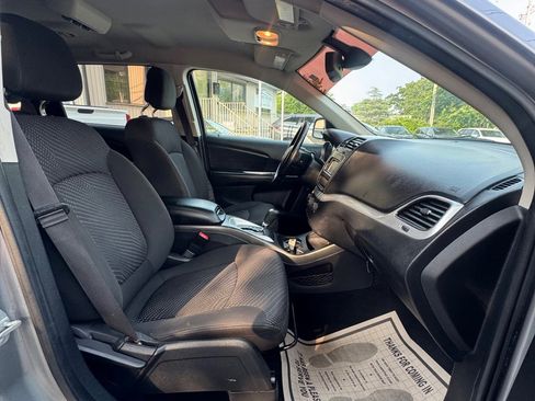 Used 2020 Dodge Journey SE w/ SE Popular Equipment Group image 18