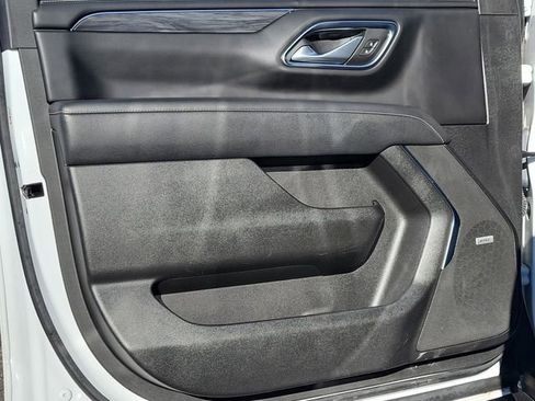 Used 2023 GMC Yukon SLT image 18