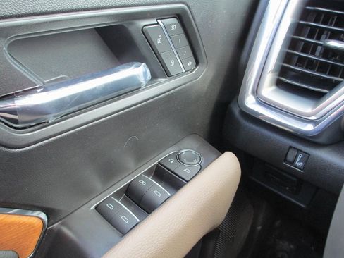 New 2026 GMC Canyon Denali image 15