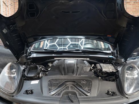 Used 2019 Porsche Macan S image 32