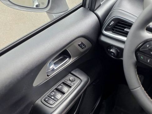 Used 2022 Chrysler Pacifica Limited w/ S Appearance Package FWD image 17