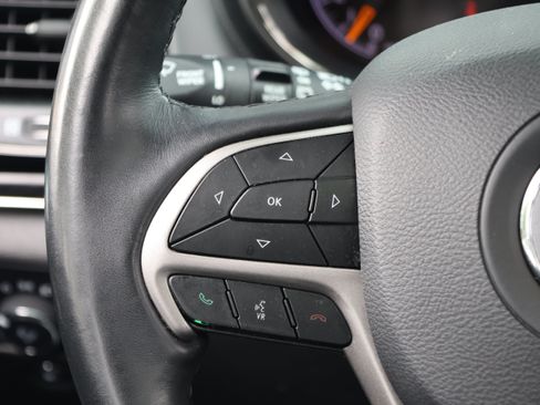 Used 2019 Jeep Grand Cherokee High Altitude AWD/4WD image 18