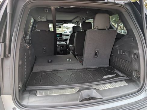 Used 2024 Chevrolet Tahoe Z71 w/ Luxury Package AWD/4WD image 28