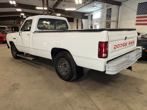 Used 1993 Dodge D/W Truck 250 RWD image 4