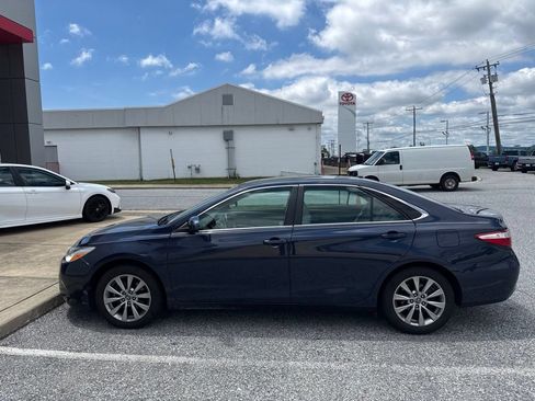 Used 2016 Toyota Camry XLE w/ Moonroof Package FWD image 6