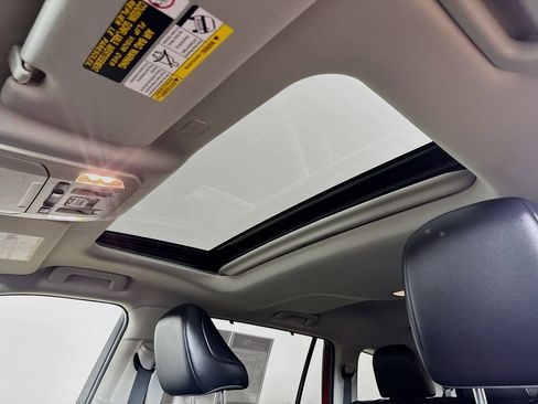 Used 2022 Toyota Highlander XLE image 22