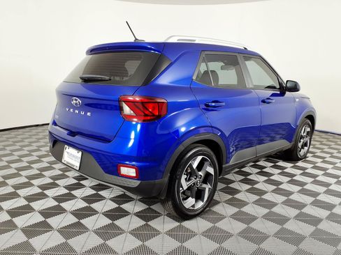 Certified 2026 Hyundai Venue SEL FWD image 4