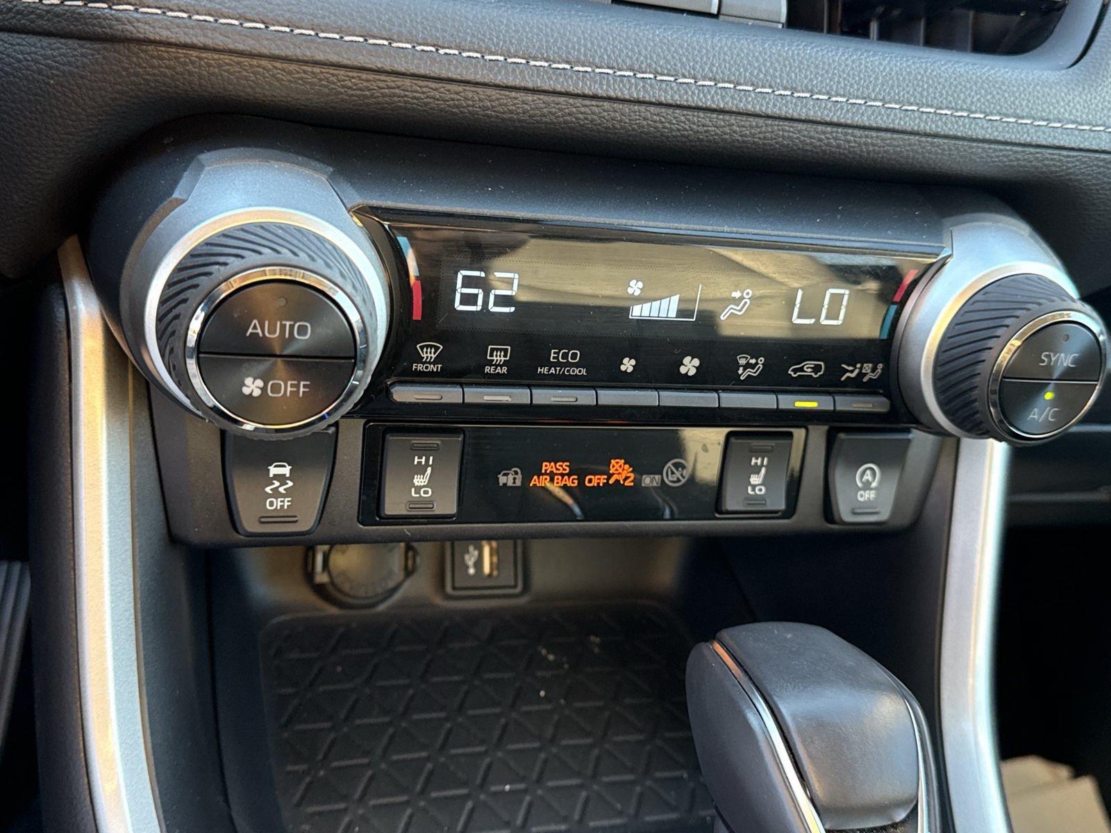 Used 2025 Toyota RAV4 XLE Premium w/ Weather Package FWD image 15