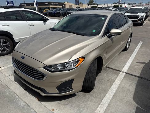 Used 2019 Ford Fusion SE FWD image 7