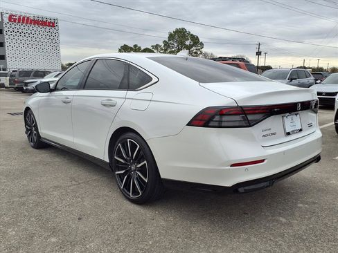 Certified 2023 Honda Accord Touring image 3