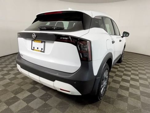 Used 2025 Nissan Kicks S FWD image 5