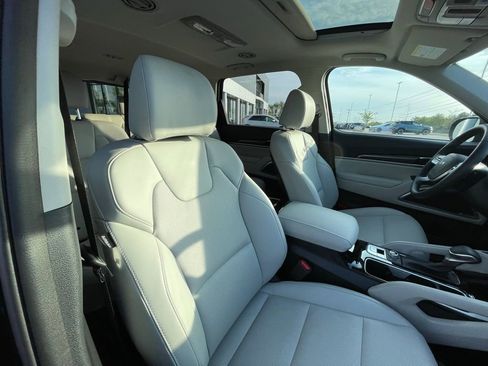New 2025 Kia Telluride S image 32